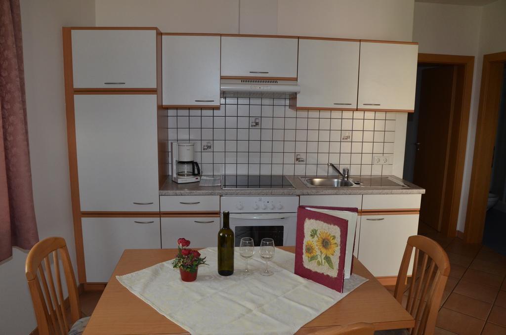 Ansitz Weissenheim Διαμέρισμα Appiano Sulla Strada Del Vino Δωμάτιο φωτογραφία